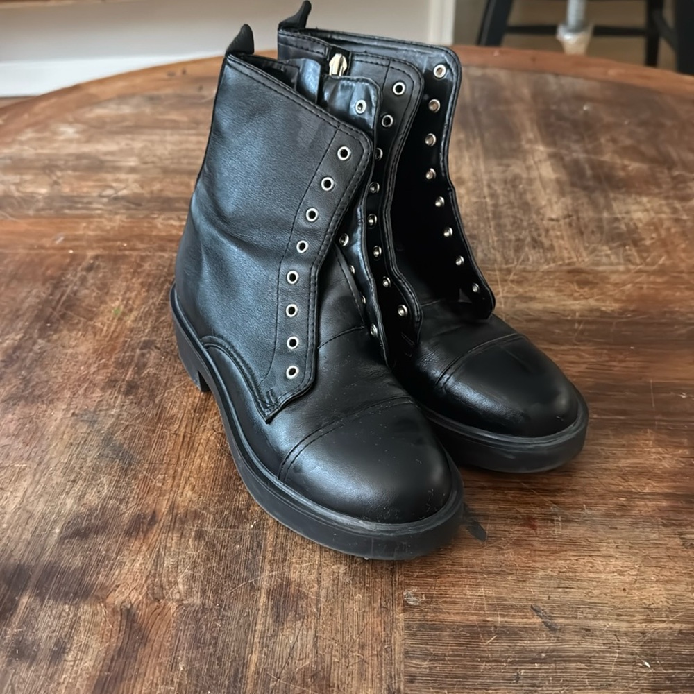 Womens size 7.5 black boots